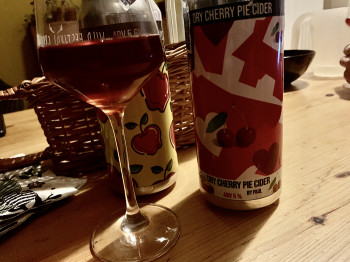 sjogro's photo of Dry Cherry Pie Cider