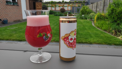 Tom's photo of Strawberry Pie (4%)