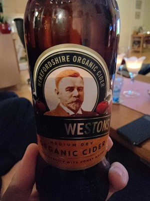 AndySnow's photo of Henry Westons - Medium Dry