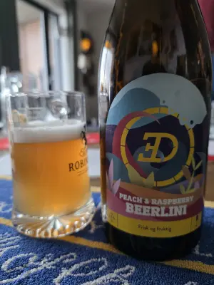 Lunde's photo of Peach & Raspberry Beerlini