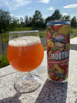 IpaPils's photo of Spiked Smoothie Strawberry Lemonade