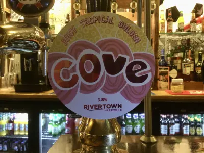 lad_newton's photo of Cove