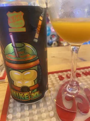 wyzzywyz22's photo of Slushy XL - Mike XL