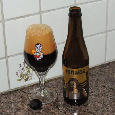RudiGR's photo of Punaise Stoute Brunette Milf Stout
