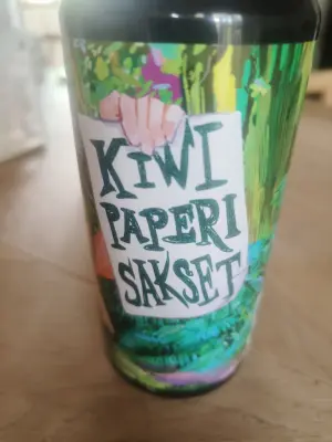 Charlotte's photo of Kiwi, paperi, sakset