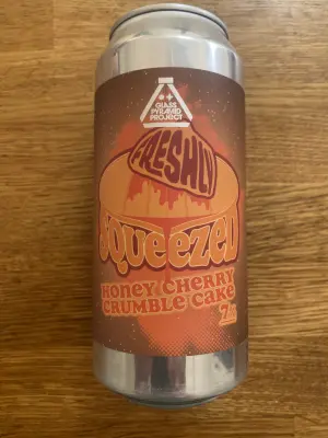 wyzzywyz22's photo of Glass Pyramid Project Freshly Squeezed: Honey Cherry Crumble Cake